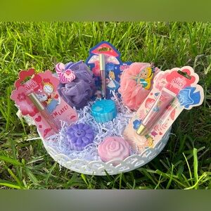 Alice in Wonderland Gift Set